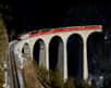 Le Bernina circule sur la ligne de l'Albula, et sur le viaduc de Landwasser, tous deux inscrits au patrimoine mondial de l'Unesco. Le pont, construit entre 1901 et 1903, fait 136 mètres de longueur et 65 mètres de hauteur. Kabelleger, David Gubler, Wikimedia Commons CC by-sa 3.0